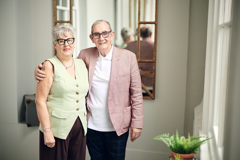 A photo of lung cancer patient Pat Brogan with his wife Linda.