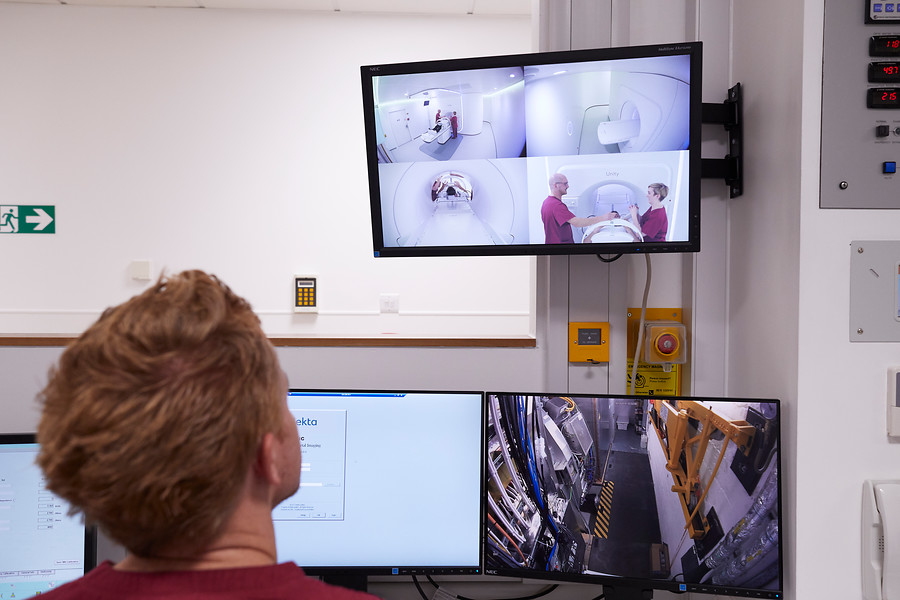 Lee Whiteside, Rosie Hales, radiotherapy, MR Linac, May 2022, scan, computer