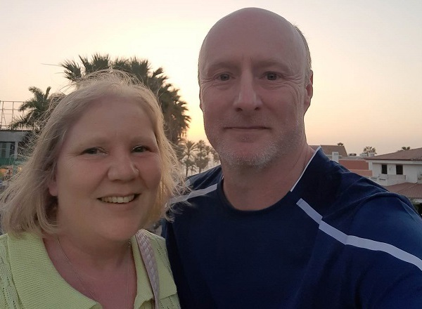 A photo of Christie patient Joanne Murray and her husband, Rob.
