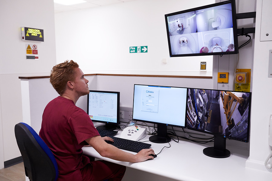 Lee Whiteside, Rosie Hales, radiotherapy, MR Linac, May 2022, scan, computer