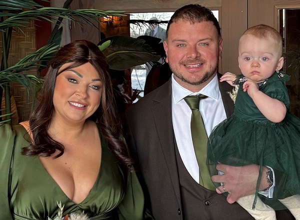A photo of Christie patient Laura Fazackerley with her family at a wedding.