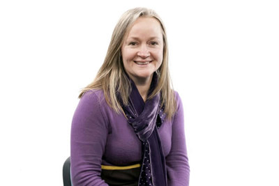 Dr Yvonne Summers