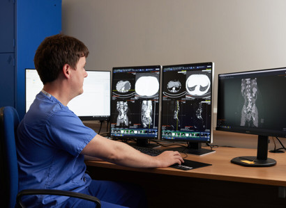 Radiology, Radiologist, reviewing scans, Dummy screens, September 2022, Brian Moloney